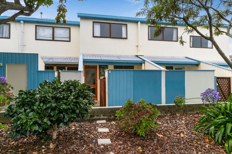 7/17 VALENTINE ST, ALICETOWN, LOWER HUTT - Carousel 1
