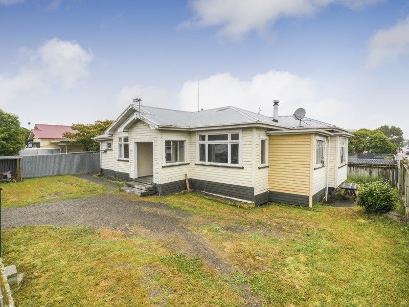 42 Chelwood Street, Takaro, Palmerston North - Carousel 2