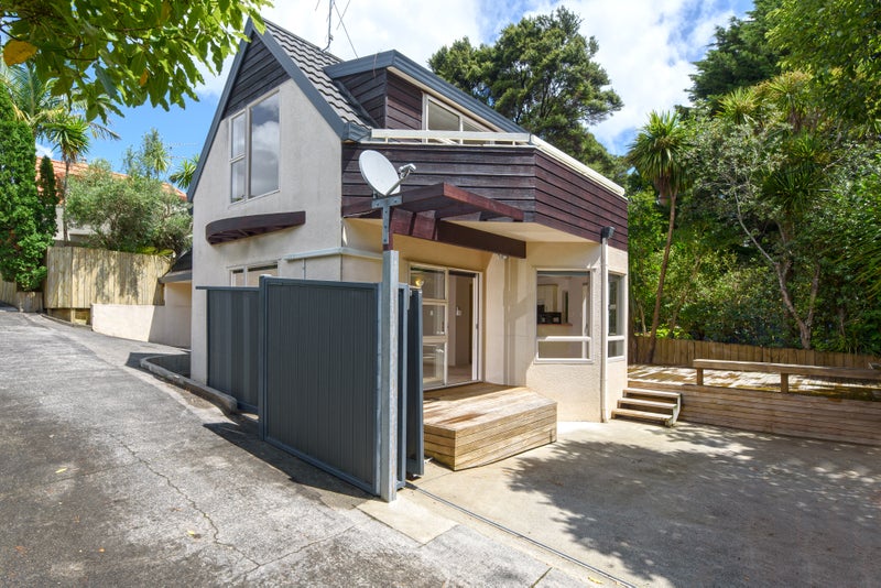 1/114 Cliff View Drive, Green Bay, Auckland - Carousel 1