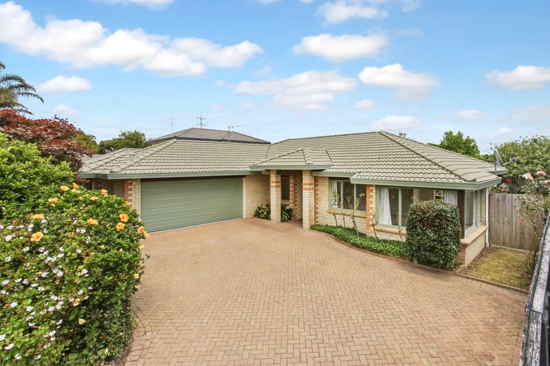 9 Len Garlick Place, Pahurehure, Papakura - Carousel 1