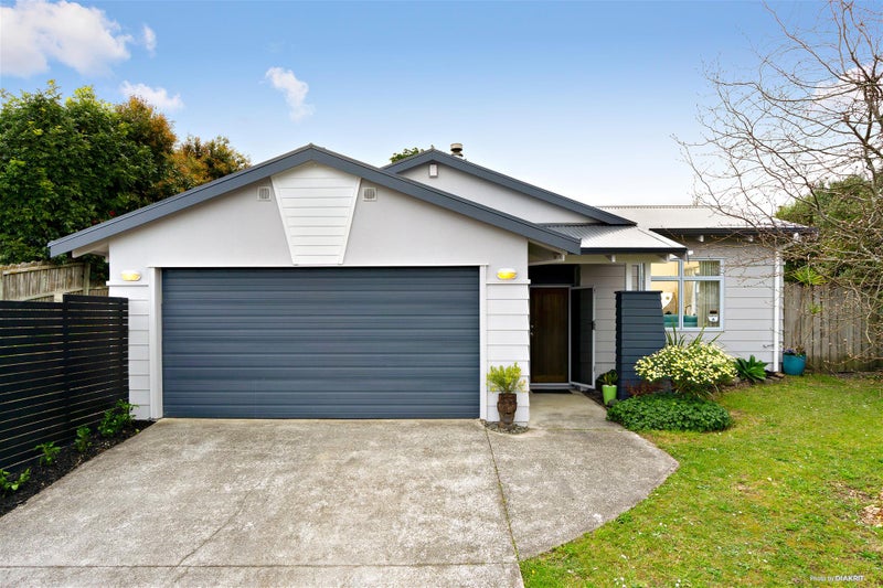 14 Clarion Place, Glendene, Auckland - Carousel 1