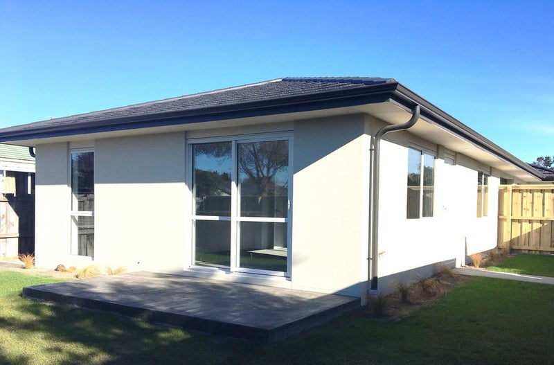1/175 Queenspark Drive, Parklands, Christchurch - Carousel 2