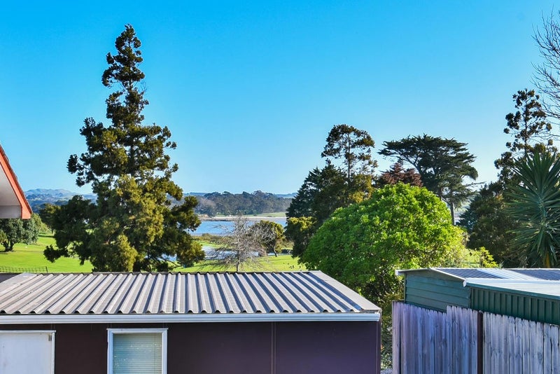 2/11 Hosking Place, Clarks Beach, Auckland - Carousel 13