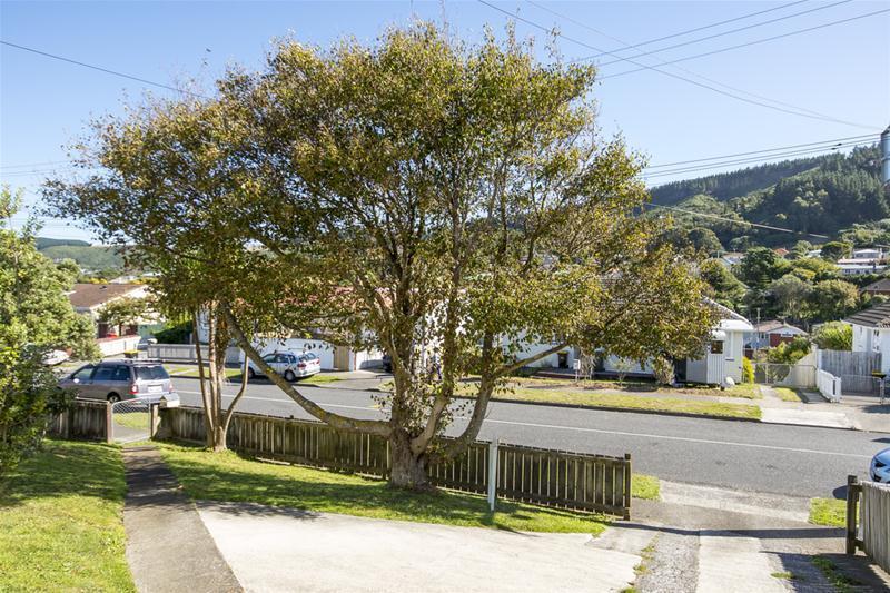 23 Davidson Crescent, Tawa, Wellington - Carousel 19