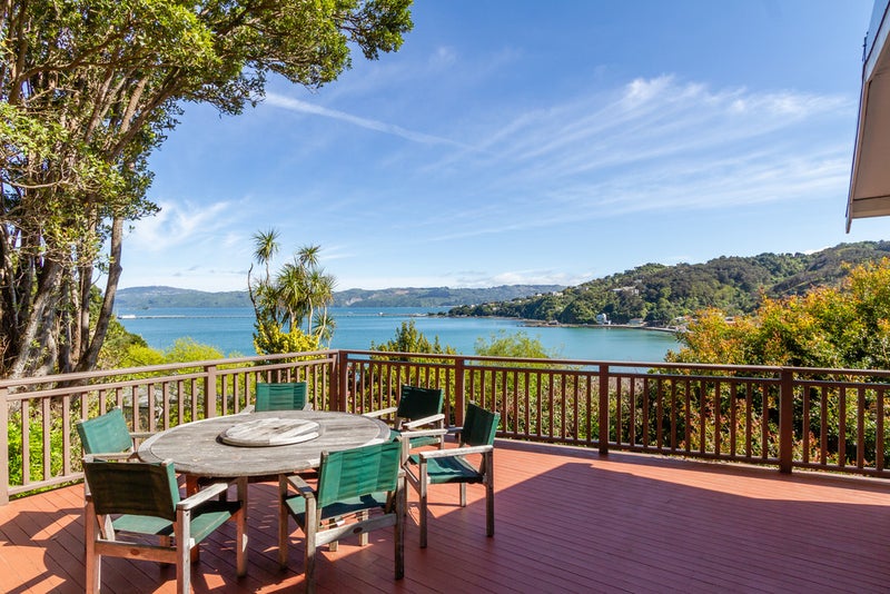 9 Gill Road, Lowry Bay, Lower Hutt - Carousel 2