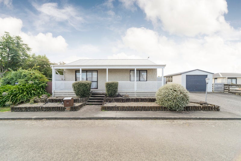 14 Athena Grove, Highbury, Palmerston North - Carousel 1