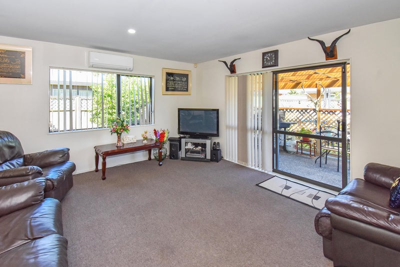 19 Robertson Road, Favona, Auckland - Carousel 2