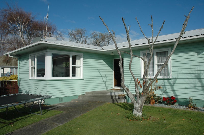 16 Sefton Avenue, Highbury, Palmerston North - Carousel 1