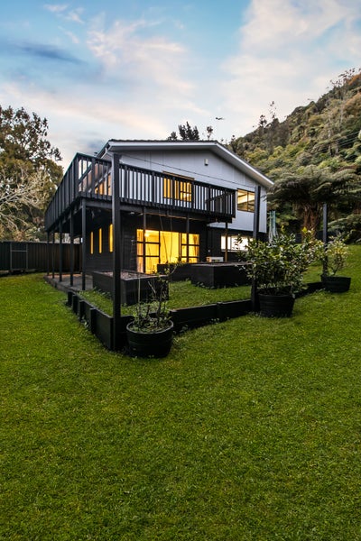 354 Forest Hill Road, Waiatarua, Auckland - Carousel 2