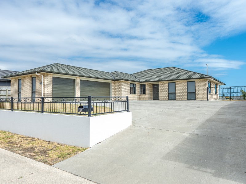 33 Magnolia Crescent, Tawhero, Whanganui - Carousel 1