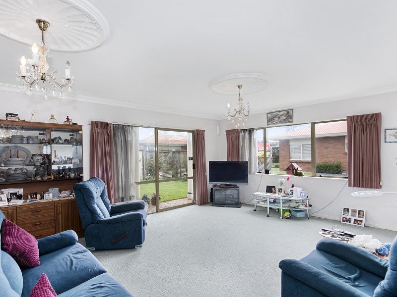 6 Longford Court, Forest Lake, Hamilton - Carousel 2