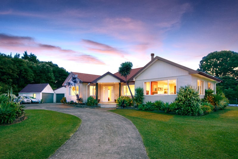 1172 East Coast Road, Albany - Carousel 1