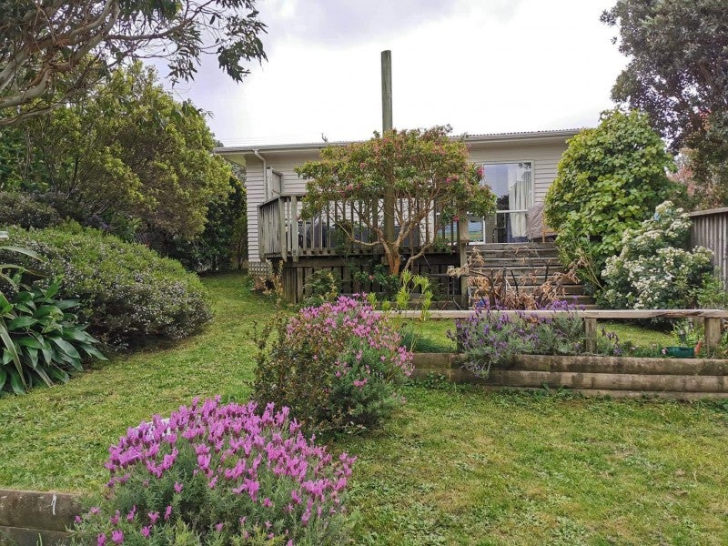 5 Kapekape Place, Pukerua Bay, Porirua - Carousel 1