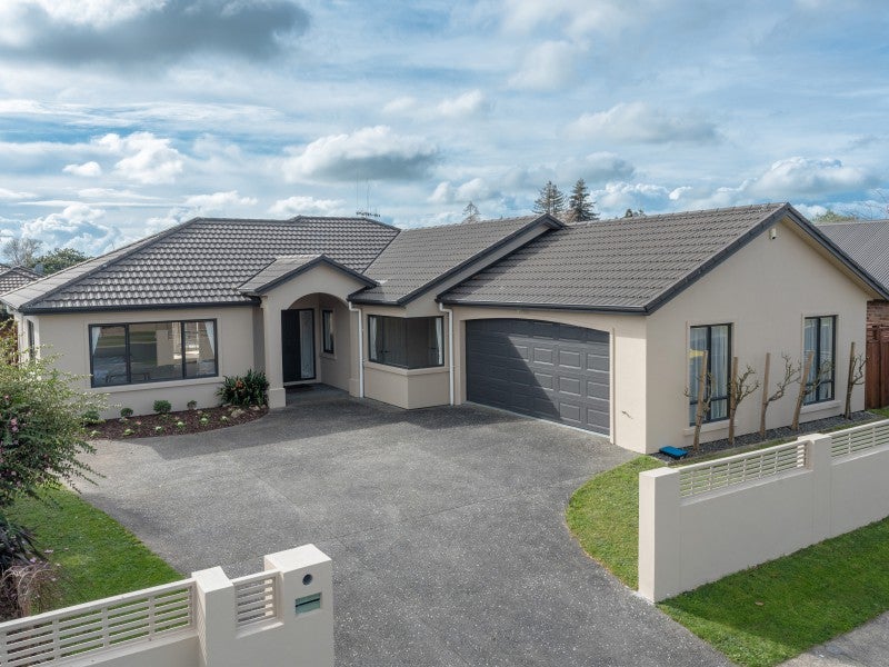 13 Strathmore Drive, Rototuna, Hamilton - Carousel 1