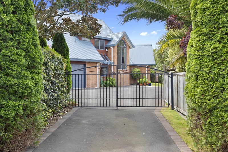 16 Grosvenor Place, Rototuna, Hamilton - Carousel 1