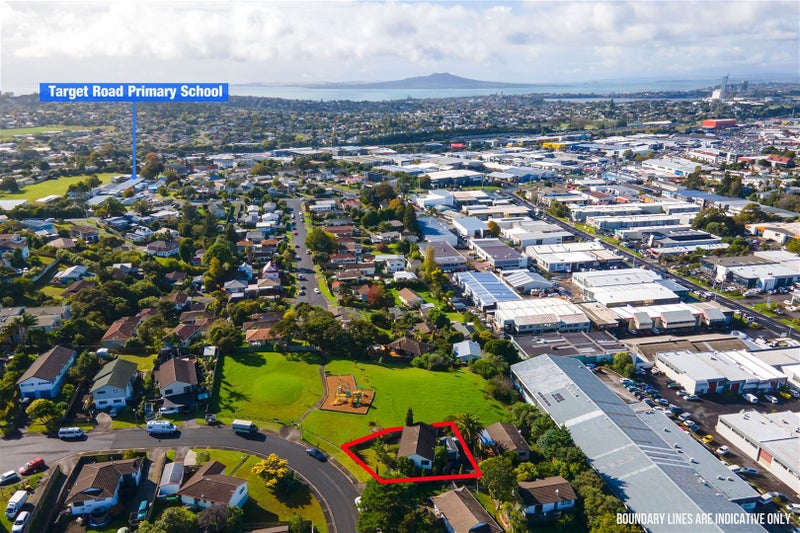 1/11 Leiden Place, Tōtara Vale, Auckland - Carousel 18