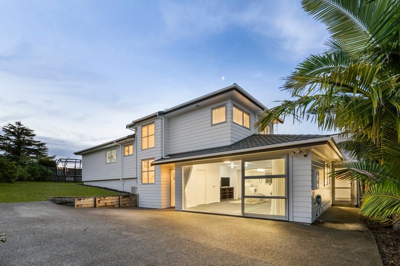 2/252 Rangatira Road, Beach Haven, Auckland - Carousel 1