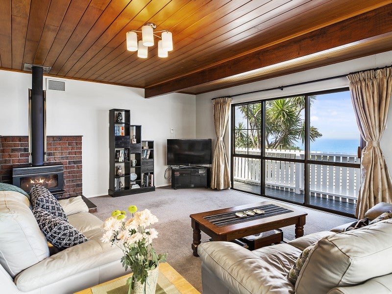 19 Welland Place, Island Bay, Wellington - Carousel 2