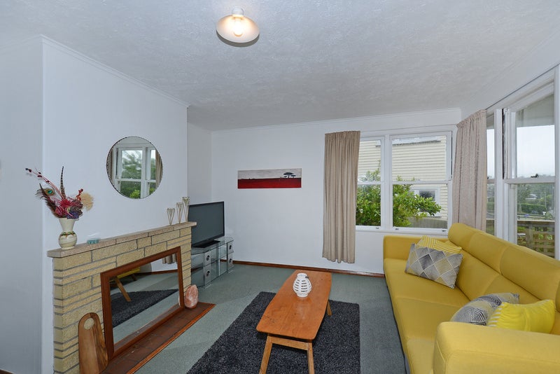 16 Hay Street, Naenae, Lower Hutt - Carousel 2