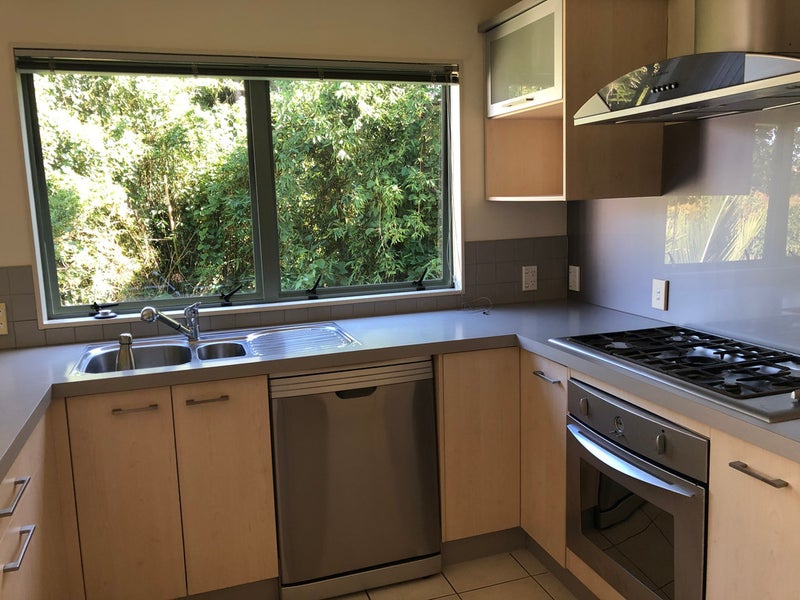 29H St Stephens Avenue, Parnell, Auckland - Carousel 2