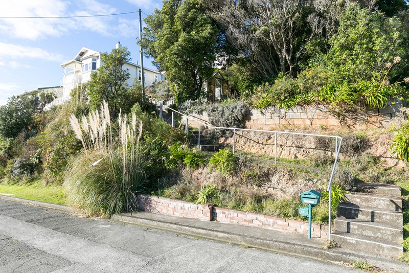 26 Carlisle Street, Island Bay, Wellington - Carousel 20