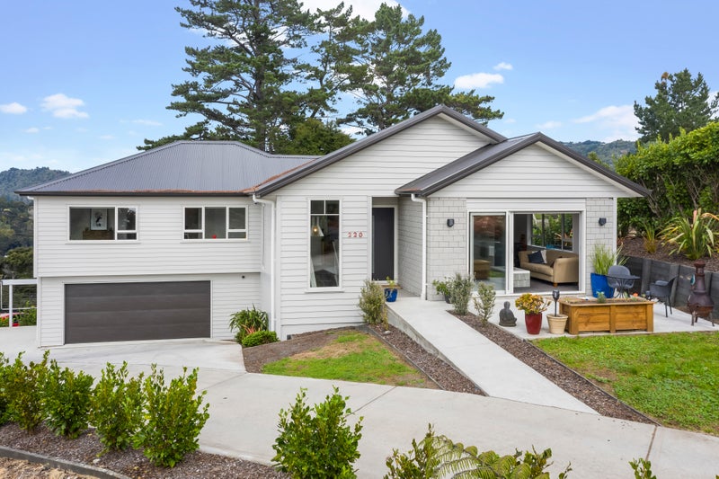 220 Forest Hill Road, Waiatarua, Auckland - Carousel 1