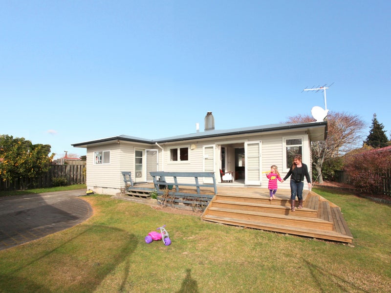 10 Johnston Crescent, Springfield, Rotorua - Carousel 1