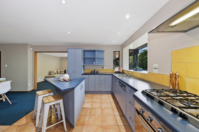 12 Heaphy Place, Casebrook, Christchurch - Carousel 2