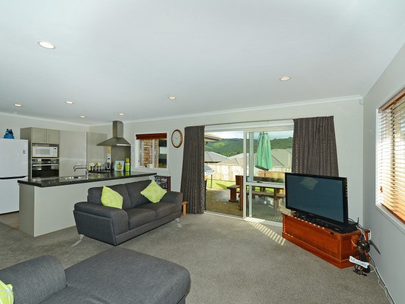 5 Citrine Grove, Timberlea, Upper Hutt - Carousel 2