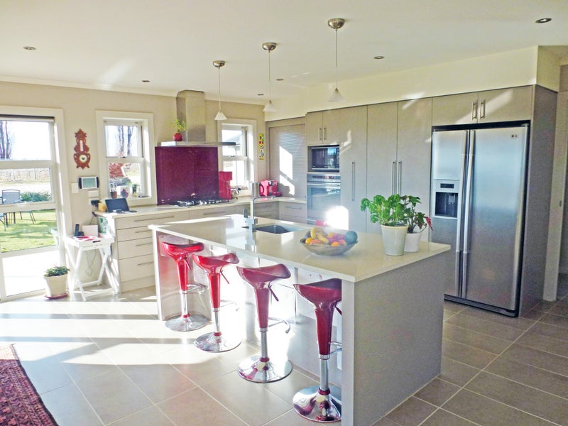 275 Hillview Road, Alexandra - Carousel 2