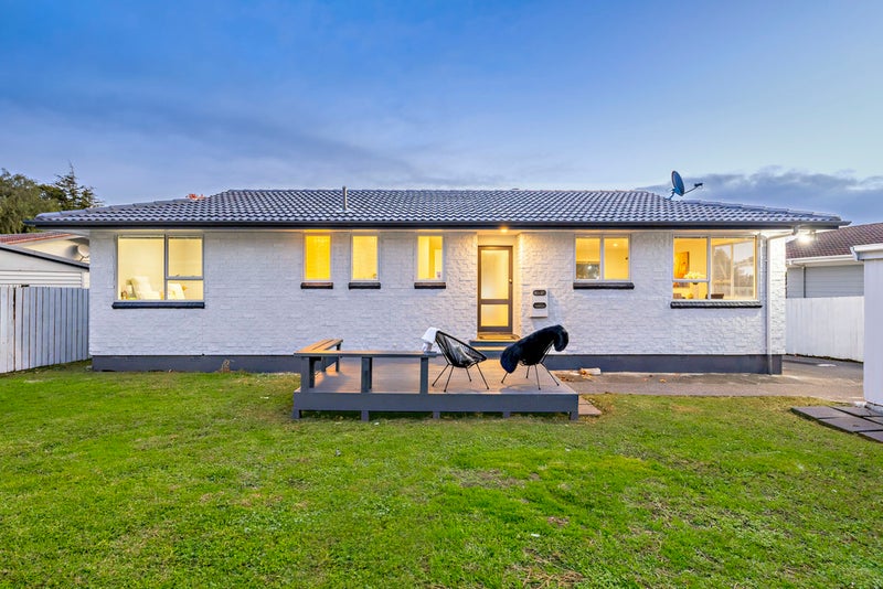 8 Glennis Place, Clendon Park, Auckland - Carousel 2