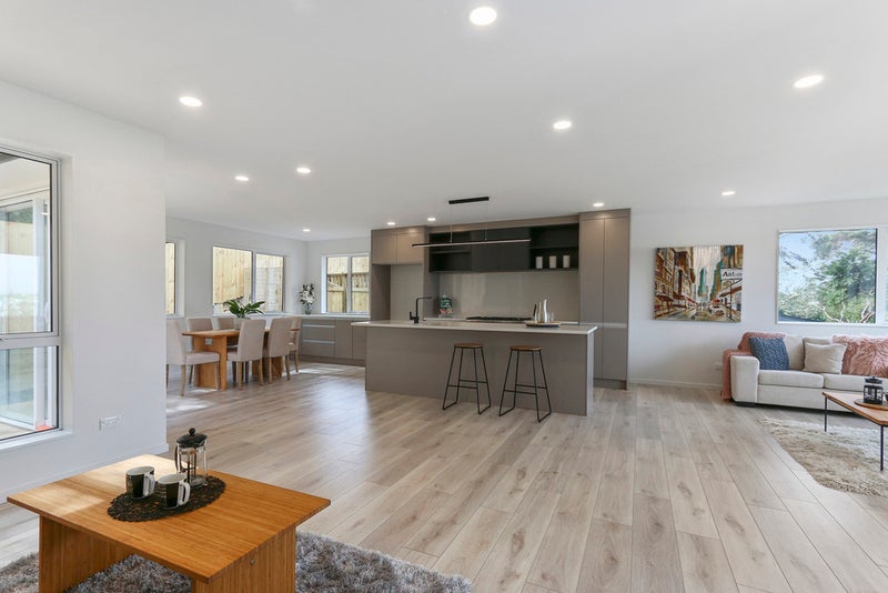 4 Valecrest Place, Bayview, North Shore City - Carousel 2