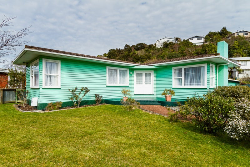 42 Stokes Valley Road, Stokes Valley, Lower Hutt - Carousel 1