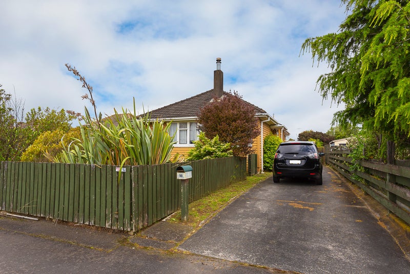 93 Clyde Crescent, Roslyn, Palmerston North - Carousel 1