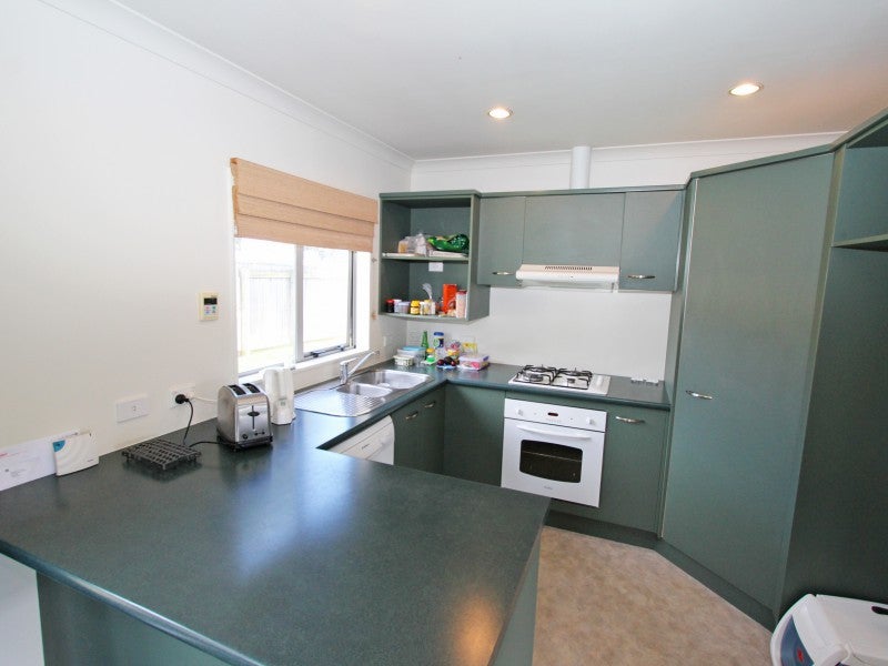11 Pohutukawa Grove, Titahi Bay, Porirua - Carousel 2