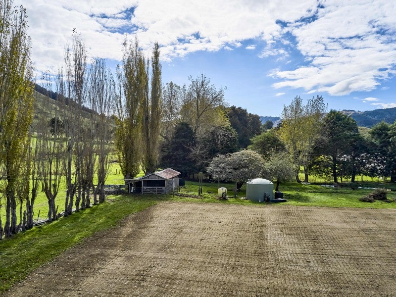 391B Paekakariki Hill Road, Porirua - Carousel 26