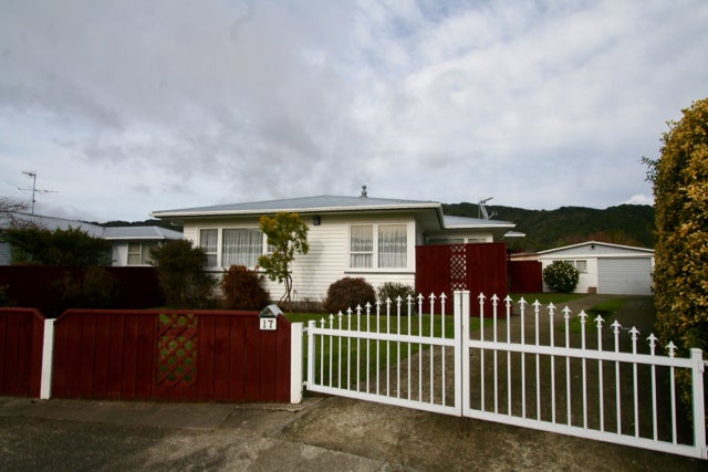17 Wetherby Grove, Wainuiomata, Lower Hutt - Carousel 1