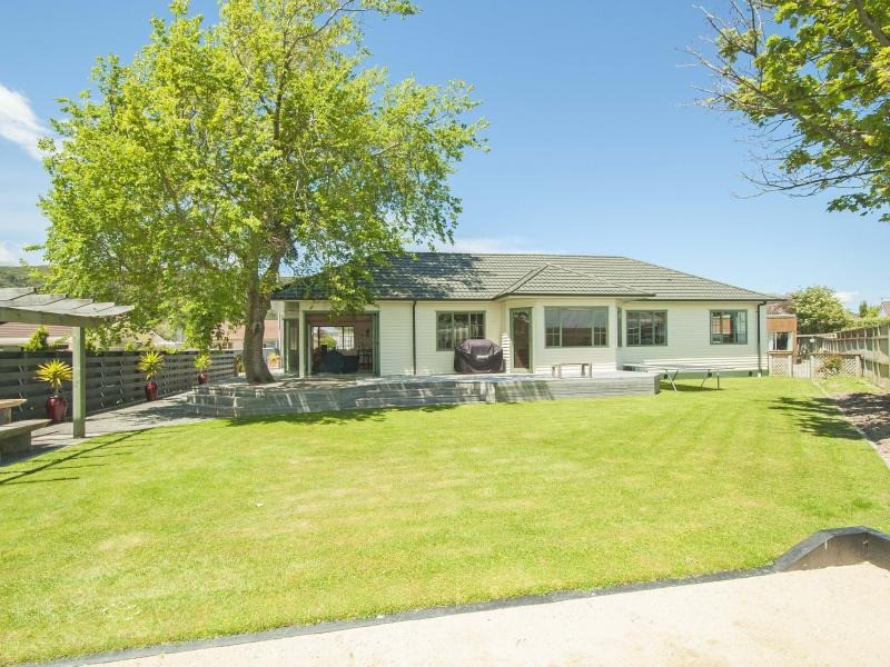111 Waiwhetu Road, Waterloo, Lower Hutt - Carousel 1
