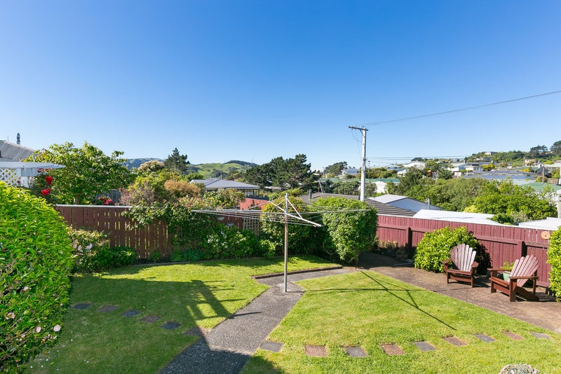 27 Beazley Avenue, Paparangi, Wellington - Carousel 17