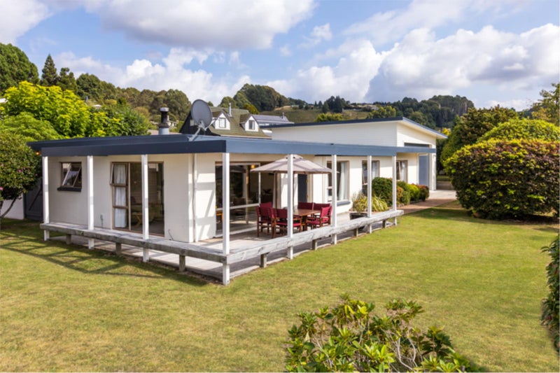 9 Reeves Road, Acacia Bay, Taupo - Carousel 1
