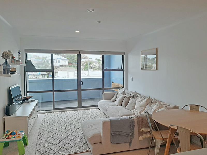 212/3 Morningside Drive, St Lukes, Auckland - Carousel 1