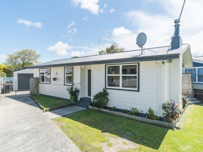 36 Tararua Terrace, Cloverlea, Palmerston North - Carousel 1