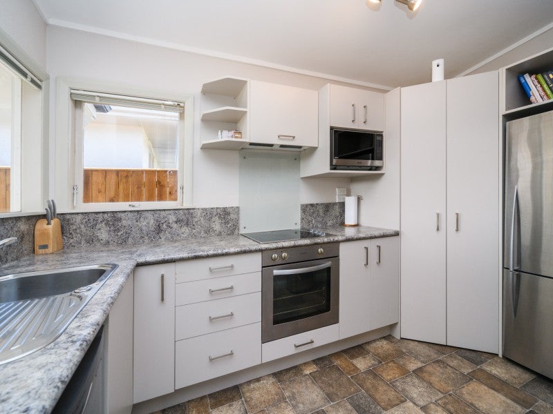 7 Hartley Place, Awapuni, Palmerston North - Carousel 2