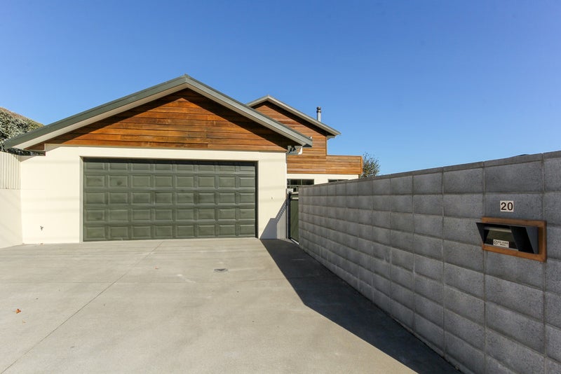 20 Nobs Line, Strandon, New Plymouth - Carousel 20