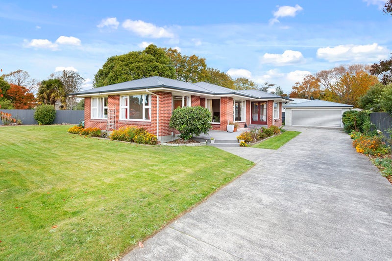 117 Brookside Terrace, Bryndwr, Christchurch - Carousel 2
