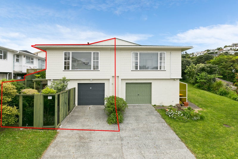 2A Westview Grove, Miramar, Wellington - Carousel 2