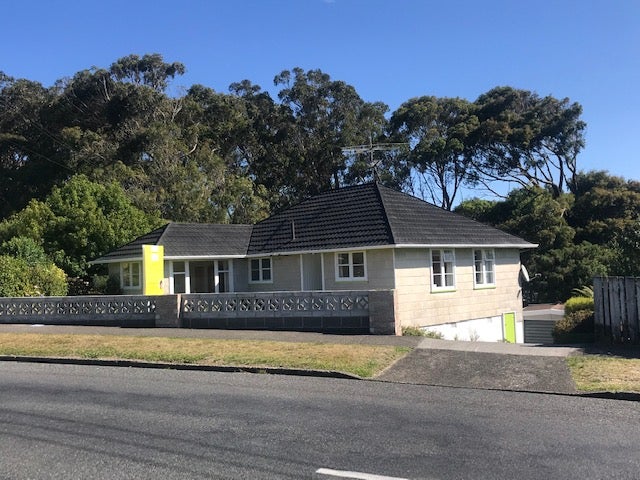 8 Gear Terrace, Ranui, Porirua - Carousel 2
