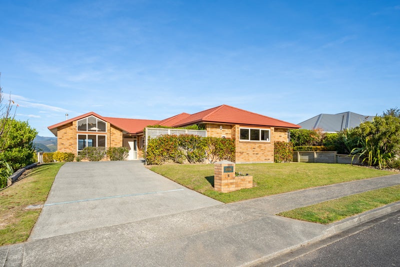 11 James Nairn Grove, Riverstone Terraces, Upper Hutt - Carousel 2
