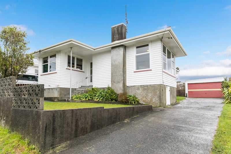 57 Mark Avenue, Paparangi, Wellington - Carousel 1