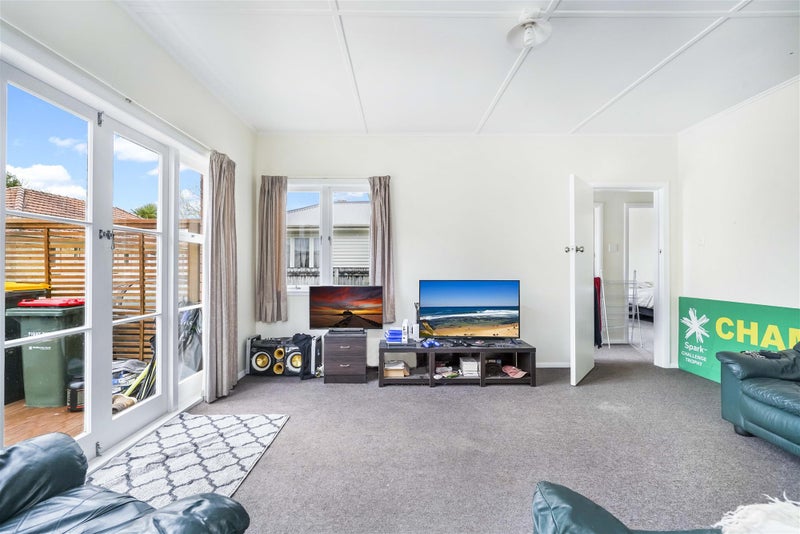 219A Fox Street, Hamilton East, Hamilton - Carousel 2